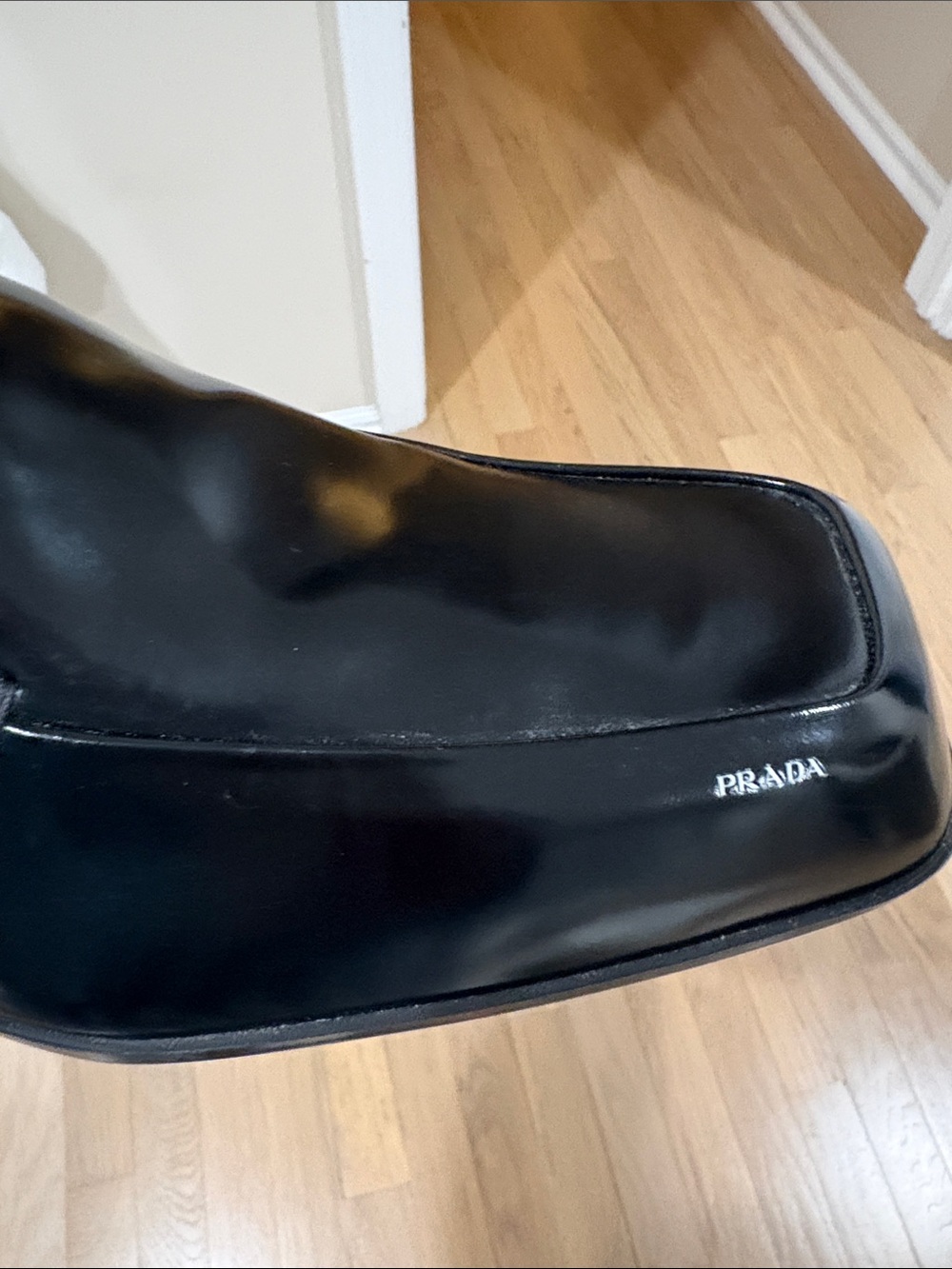 PRADA - Picture 3 of 11